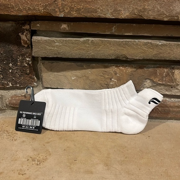 Fabletics Performance Ankle Socks Classic White Size L/XL - Picture 1 of 3